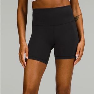 Lululemon Black Wunder Train High-Rise Short 6”